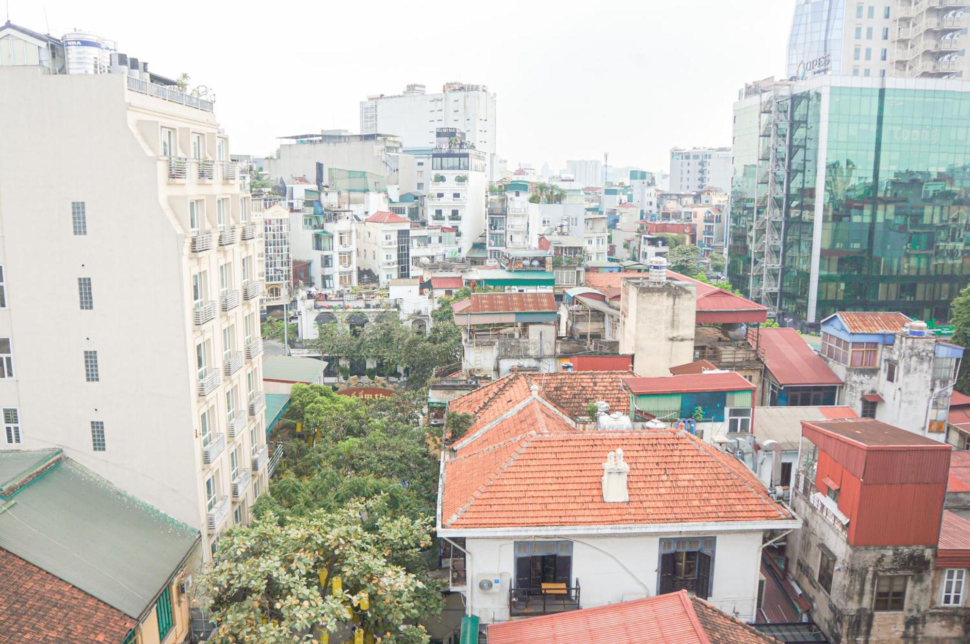 Wecozy Hanoi - Railway Side, The Old Quarter Екстер'єр фото